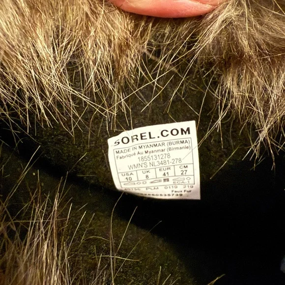 Women's Beige and Black Fur-Lined Boots - Picture 7 of 7